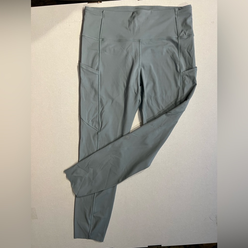 Light blue lulu lemon leggings size 10